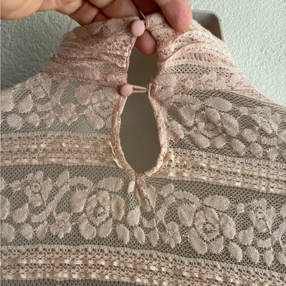Zara Women’s Blush Cream Lace Long-Sleeve Mock Neck Top M
